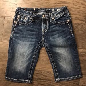 Miss Me Capris: Size 14